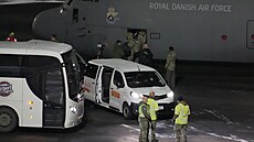 Dánský letoun s vojenským personálem p�istál v grónském Nuuku. (15. ledna 2026)