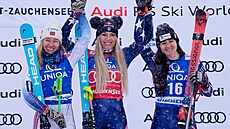 Nejlep�í sjezda�ky sobotního klání v Zauchensee: Zleva druhá Kajsa Vickhoffová...
