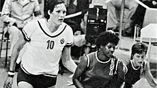 Uljana Semjonovová s �íslem deset v zápase proti USA.