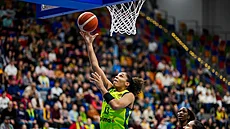 Janelle Salaünová z USK Praha zakon�uje.