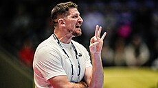 �eský trenér Daniel Kube� b�hem utkání s Francií na ME v házené.