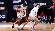 Terry Henderson z USK Praha b�hem utkání s Basketem Brno.