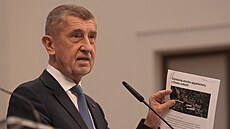 Tisková konference po jednání vlády. Na snímku premiér Andrej Babi� a ministr...