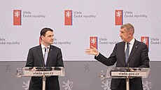 Tisková konference po jednání vlády. Na snímku premiér Andrej Babi� a ministr...
