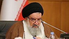 Konzervativní íránský duchovní ajatolláh Ahmad Chátamí (23. listopadu 2023)