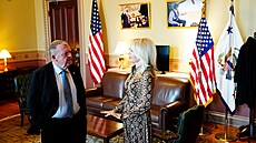 Dánský ministr zahrani�í Lars Loekke Rasmussen p�ed sch�zkou s viceprezidentem...