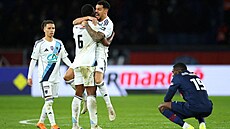 Radost fotbalist� FC Pa�í� po postupu do �tvrtfinále poháru p�es PSG.