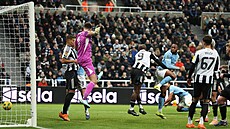 Ofsajdová situace poté, co Antoine Semenyo z Manchesteru City skóroval proti...