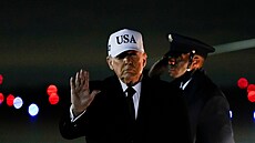 Prezident Donald Trump p�ilétá z Floridy na vojenskou základnu Joint Base...