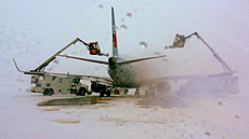 Odmrazování letadel na zemi