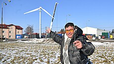 Stavba v�trné elektrárny v Doksanech na Litom��icku. Na snímku podnikatel...