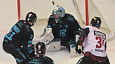 Spar�an �pa�ek st�ílí vyrovnávací gól proti Karlovým Var�m.