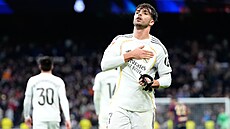 Obránce Raúl Asencio z Realu Madrid slaví sv�j gól.