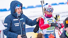 Lucie Charvátová se p�ipravuje na sv�j úsek ve �tafet�.