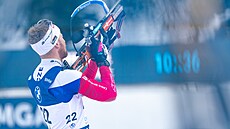 Vít�zslav Hornig na st�elnici b�hem sprintu v Ruhpoldingu