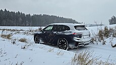 Na sn�hu i v lese. BMW iX ukazuje sílu elektrického xDrivu. Pohon v�ech kol...