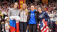 Tereza Plosová v dresu Univerzity v Minnesot�, kde se za�adila mezi stabilní...