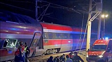Záchraná�i zasahují u vykolejených vlak� po vá�né srá�ce na jihu �pan�lska (18....