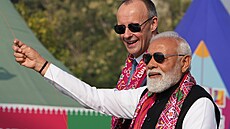 N�mecký kanclé� Friedrich Merz nav�tívil Indii a setkal se s indickým premiérem...