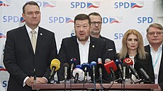 Tisková konference SPD. Na snímku zleva Radim Fiala, Tomio Okamura. (13. ledna...