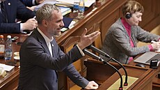 Sch�ze Poslanecké sn�movny. Vyslovení d�v�ry vlád�. Na snímku Zden�k H�ib...