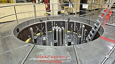 Vývody neutronových a teplotních m��ení reaktoru na zavezeném horním bloku v...