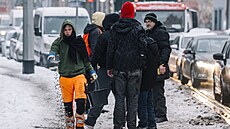 �esko pokryla silná ledovka. Problémy mají chodci v Praze, komplikuje se...