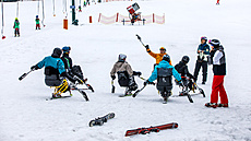Pomoc tentokrát putuje nap�íklad na ly�a�ské kurzy