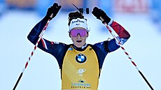 Lou Jeanmonnotová slaví vít�zství ve stíhacím závod�.