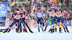 Biatlonistky startují do �tafety �en v Ruhpoldingu.