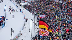 �tafetu biatlonistek sledovaly na tribunách v Oberhofu tisíce otu�ilých fanou�k�