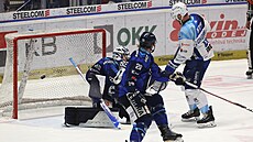 Vítkovický branká� Dominik Hrachovina inkasuje v utkání s Kometou.