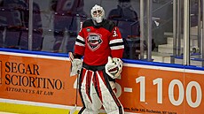 Branká� Jakub Málek v dresu týmu Utica Comets