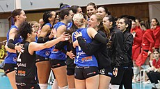 Volejbalistky Nicosie se radují z postupu po druhém vyhraném setu v Ostrav�.