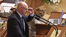 Ministr �kolství Robert Plaga p�ed hlasováním o d�v��e vlád� (13. ledna 2026)