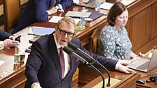 Ministr práce a sociálních v�cí Ale� Juchelka p�ed hlasováním o d�v��e vlád�...