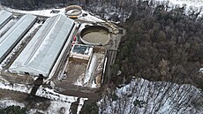 Protr�ená jímka na Znojemsku, z ní� unikly tisíce metr� krychlových kejdy do...