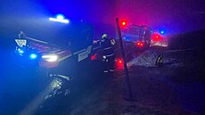 Pátrání po ztracených snowboardistech v oblasti Klínovce v Kru�ných horách (17....