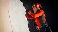 Ledová st�na ve Víru je díky silným a déletrvajícím mraz�m v perfektním stavu....