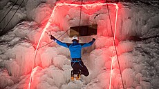 Ledová st�na ve Víru je díky silným a déletrvajícím mraz�m v perfektním stavu....