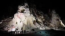 Ledová st�na ve Víru je díky silným a déletrvajícím mraz�m v perfektním stavu....