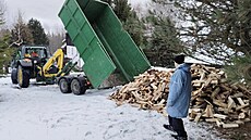 Kontejner d�eva dorazil k panu Vlastimilovi z Filipovic.