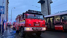 Na pra�ském Smíchov� zasahovaly u dopravní nehody slo�ky IZS. (15. ledna 2026)