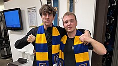 Dva ze t�í zakladatel� italského fanklubu FK Teplice.