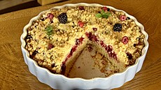 Rychlý litý ovocný kolá� s drobenkou podle Ane�ky Novákové