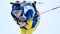 Hanna Öbergová na trati sprintu v Ruhpoldingu.