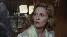 Faye Dunawayová ve filmu Pou� zatracených (1976)