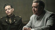 Rami Malek a Russell Crowe ve filmu Norimberk (2025)