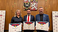 Vladimíra Kutschková, Jan �t�pánek a Ivan Hor�ák s cenami pro nejlep�í...