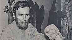 Ji�í Jílek p�i práci na jednom ze svých d�l.